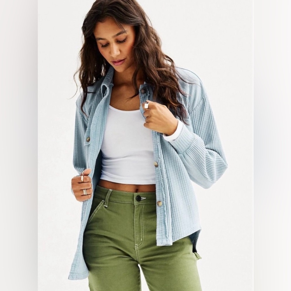 SO Women's Oversized Corduroy Button-Down Shacket Blue Size M NWT - Picture 1 of 8